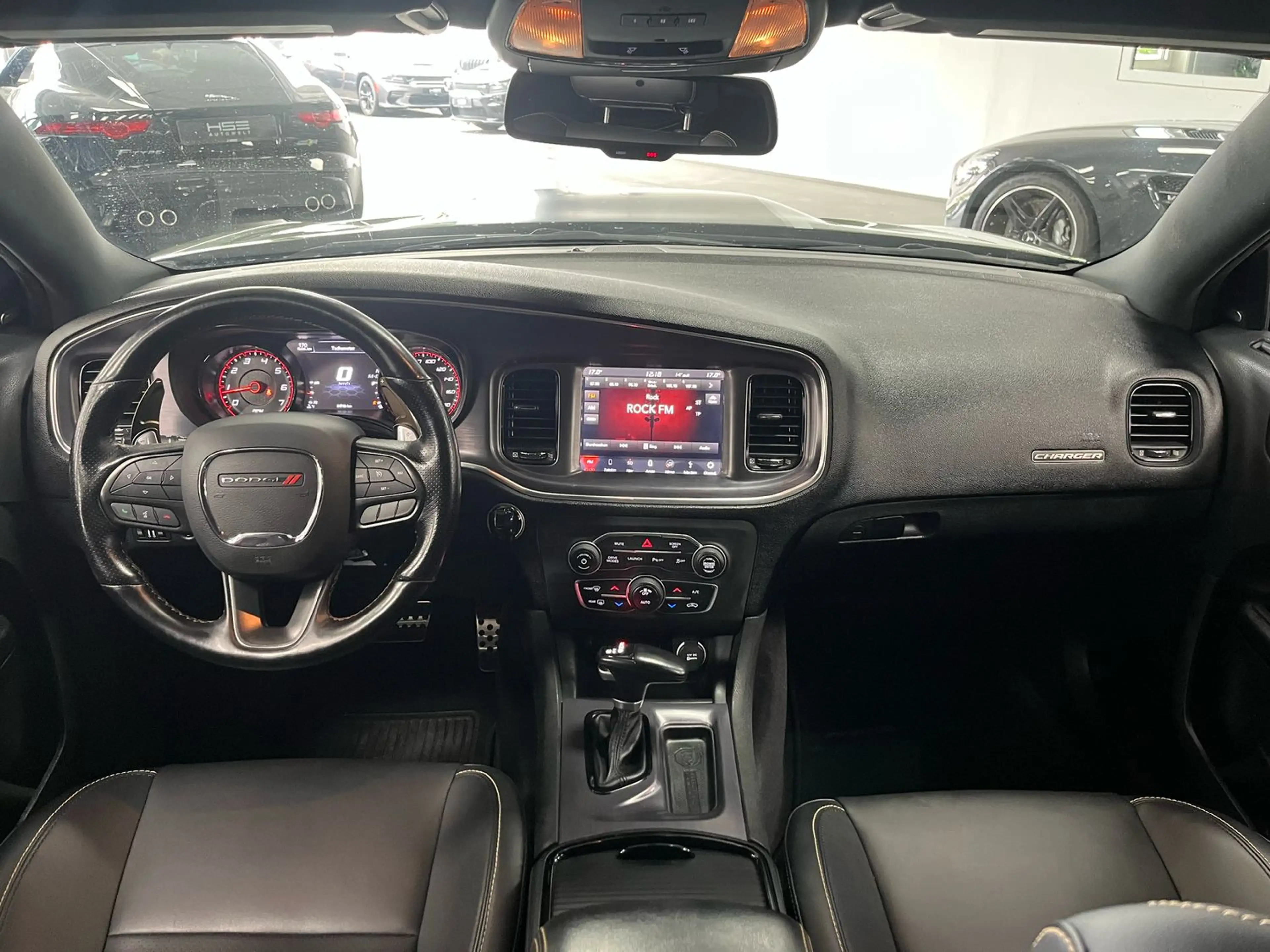 Dodge Charger 6,4l V8 *NAVI / KAMERA / BEHEIZ LENK* — photo 13