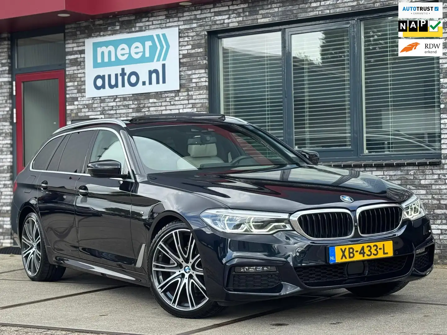 BMW 520 5-serie Touring 520i High Exe. M-SPORT PANO l HUD Noir - 1