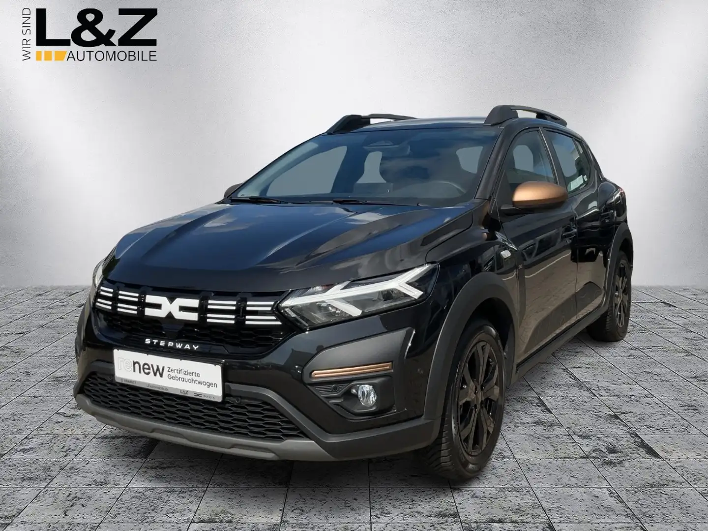 Dacia Sandero Stepway Extreme TCe 110 Schwarz - 1