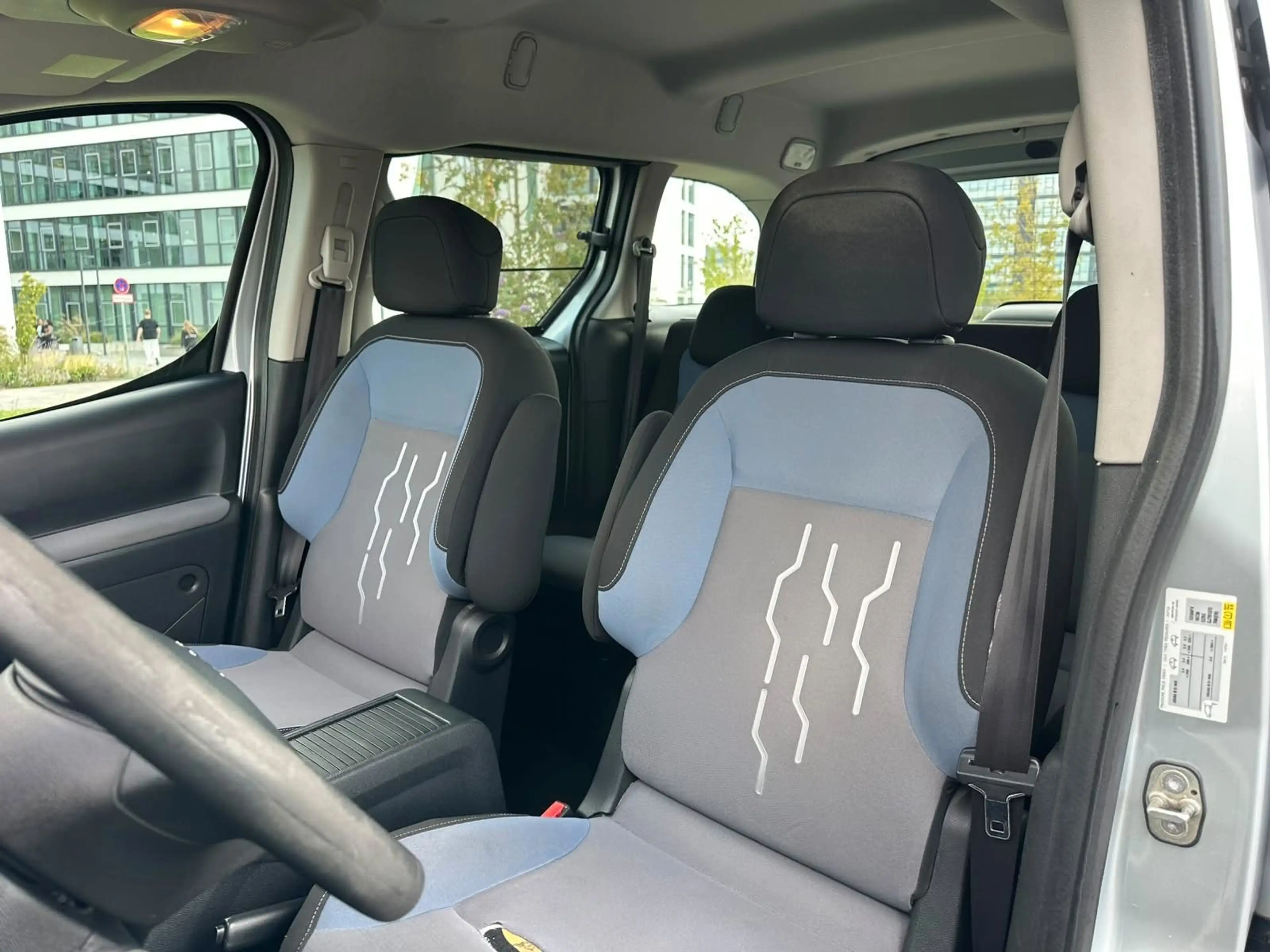 Peugeot Partner Tepee Allure Active,5 Sitzer,Klima, — photo 11