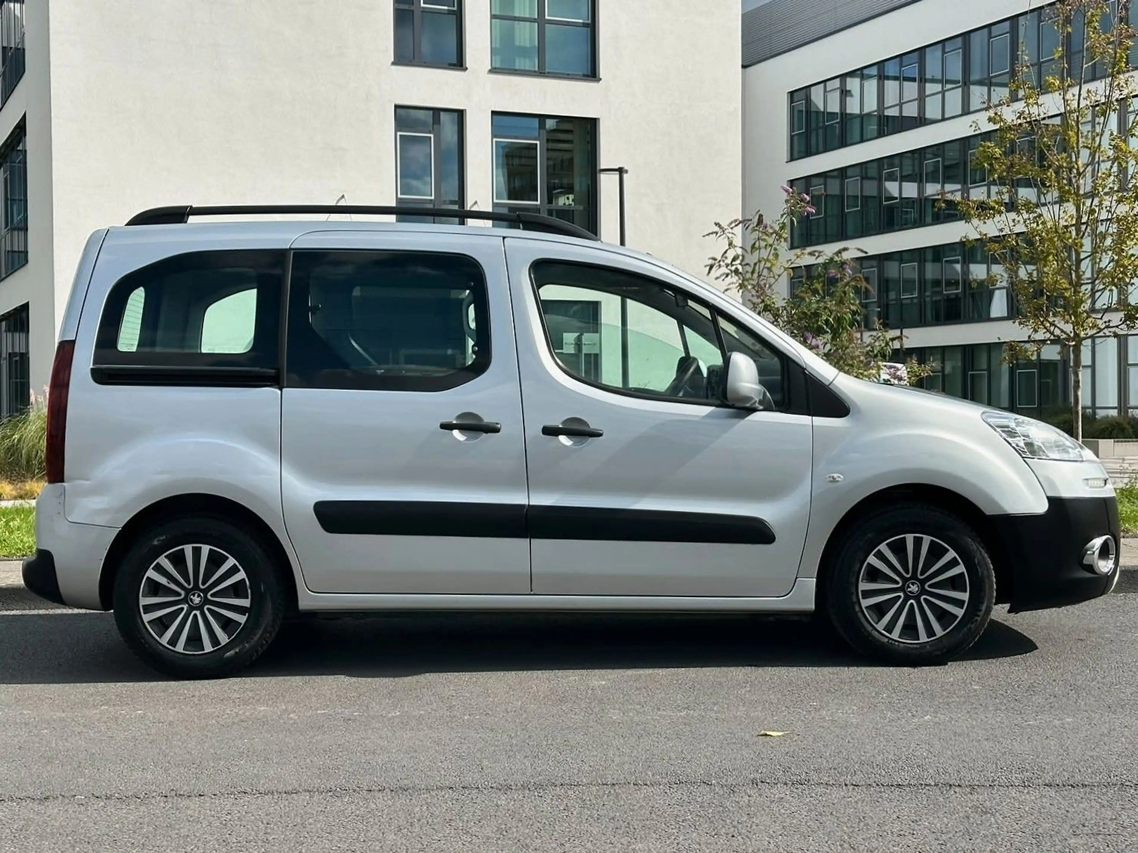 Peugeot Partner Tepee Allure Active,5 Sitzer,Klima, — photo 6
