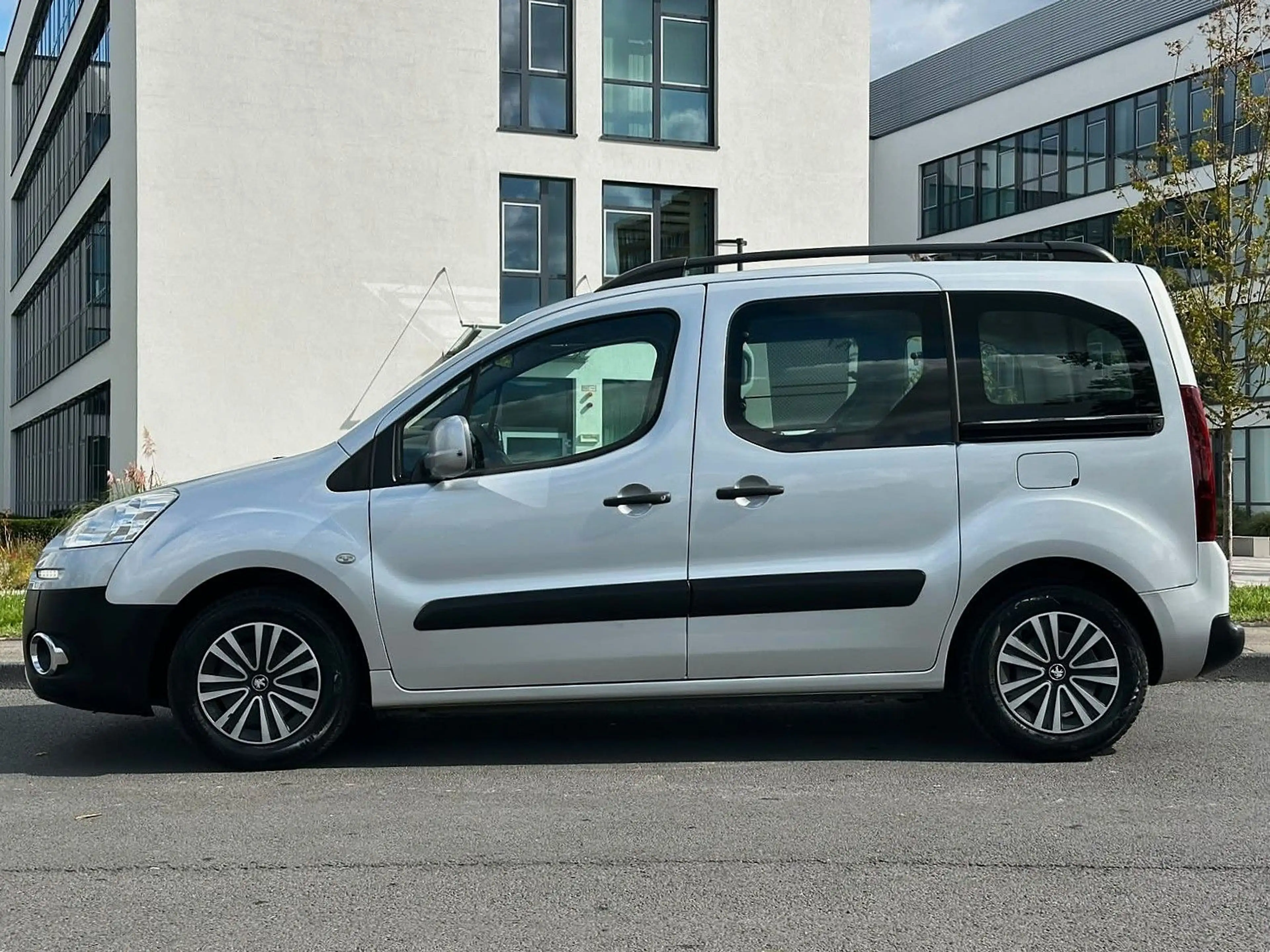Peugeot Partner Tepee Allure Active,5 Sitzer,Klima, — photo 5