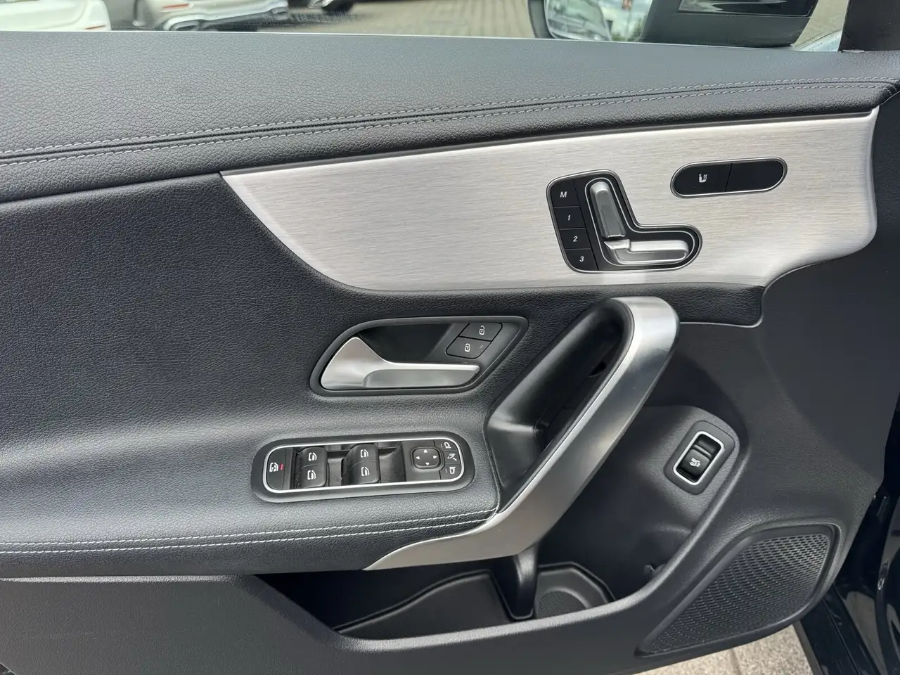 Mercedes-Benz CLA 180 SB +PANO-DACH+360°+DISTR+AMBI+MEMORY+SHZ, миниатюра 9