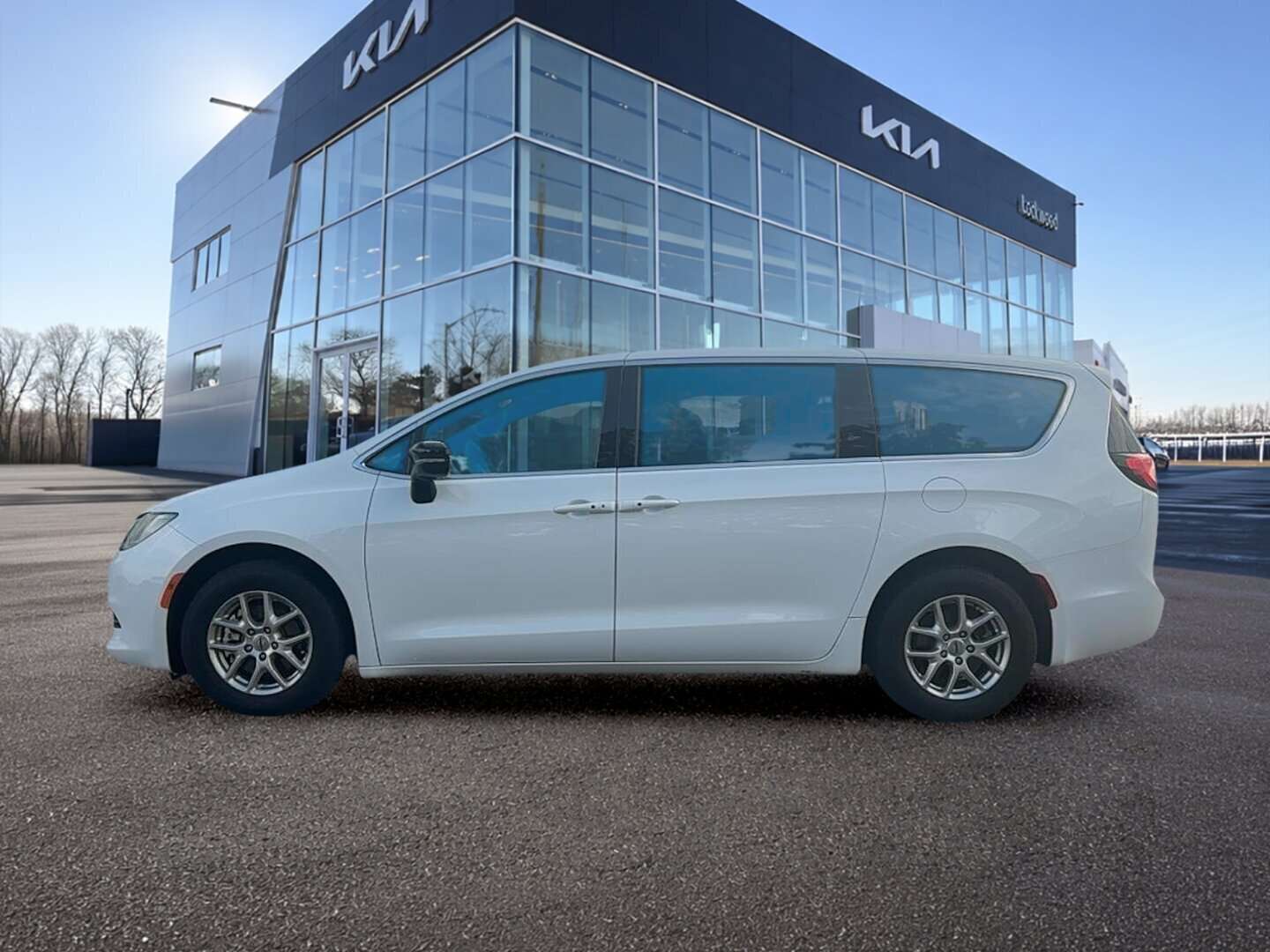 used 2025 Chrysler Grand Caravan car, priced at $31,999