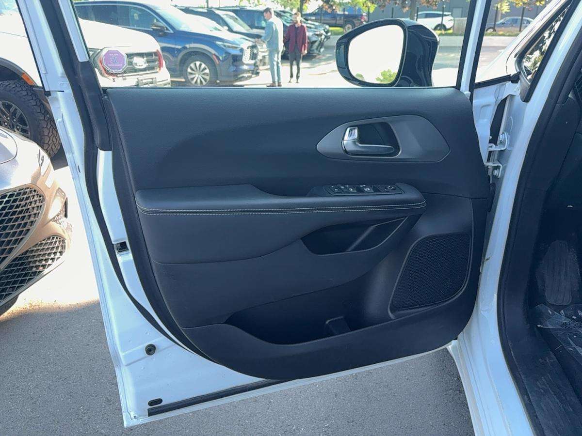 used 2025 Chrysler Grand Caravan car, priced at $31,999