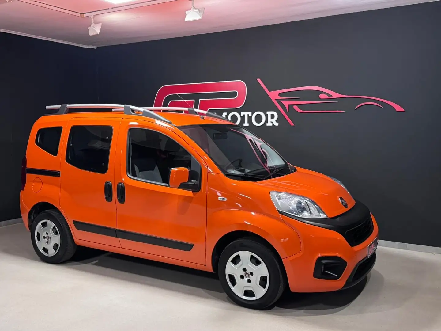 Fiat Qubo Qubo 1.3 mjt, N1, 16v Lounge 95cv my19, OK NEO Oranje - 1