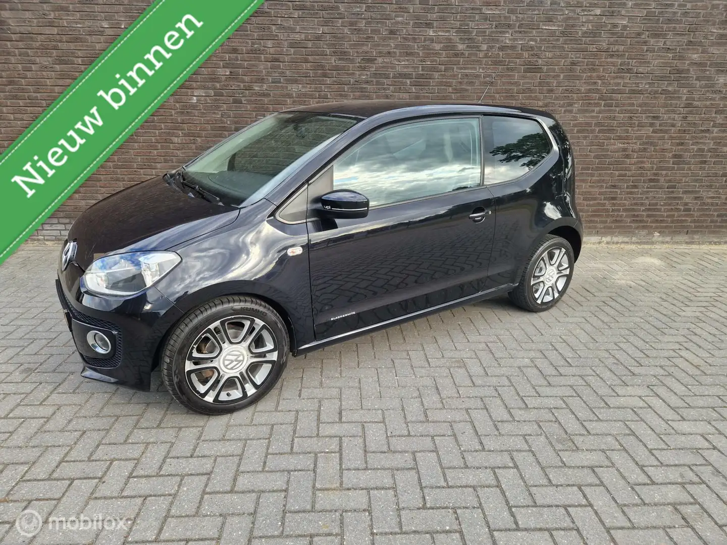 Volkswagen up! 1.0 high up!|Black&White|Stoelverw|Navigatie| Zwart - 1