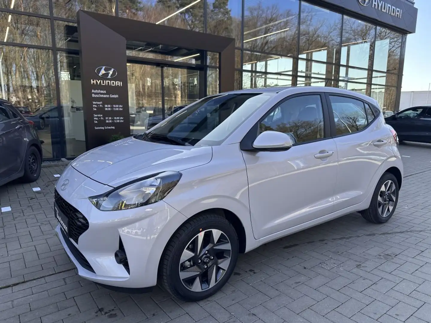 Hyundai i10 1.2 AMT Trend +Komfort-Paket+ Grau - 1
