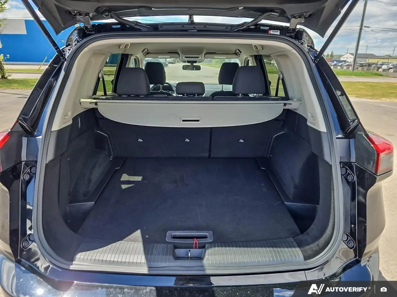 Nissan Rogue снимка Nissan Rogue