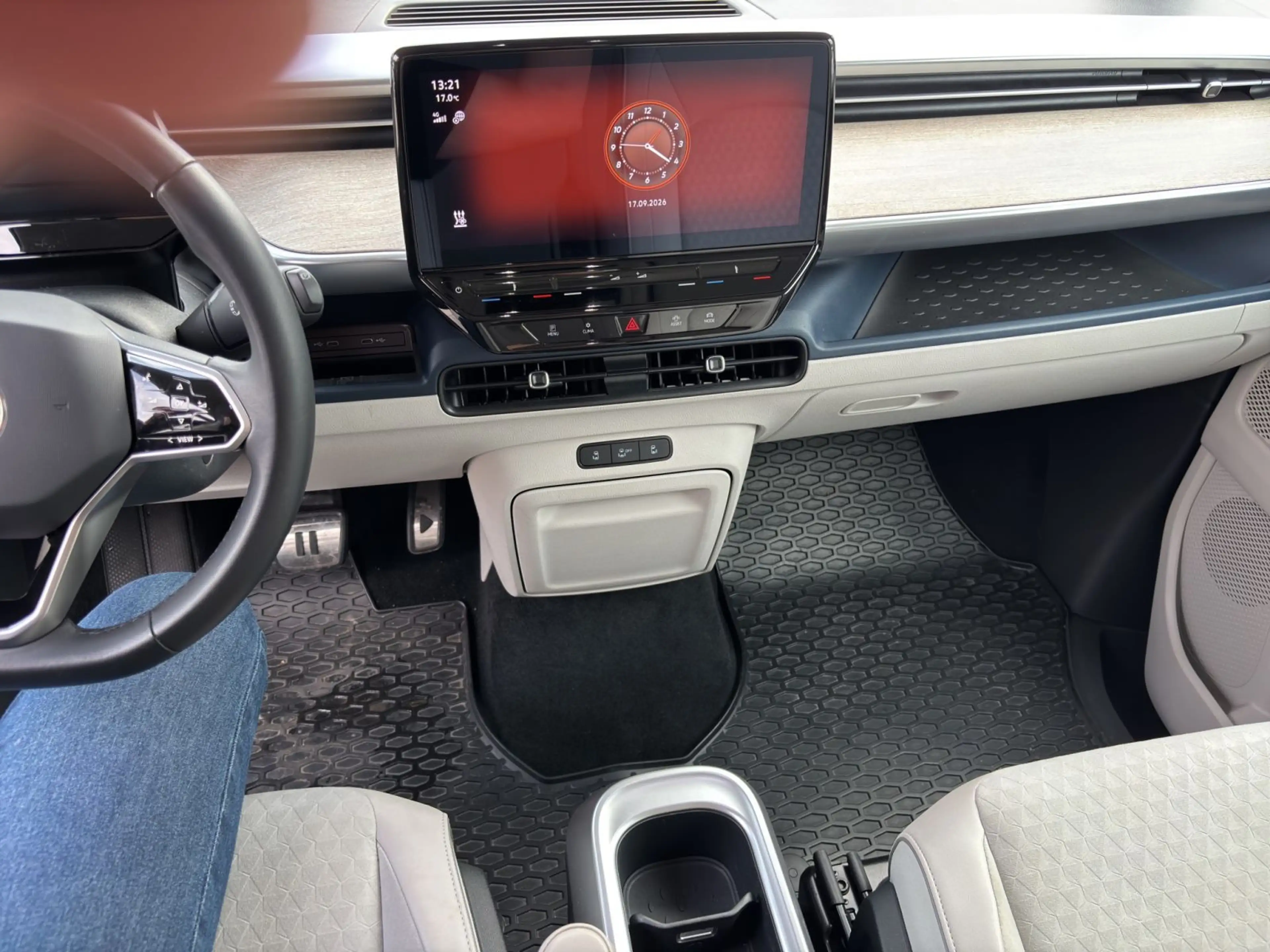 Volkswagen ID. Buzz Pro 150kW/77kWh *IQ-Light*AHK*App-Conne — photo 14