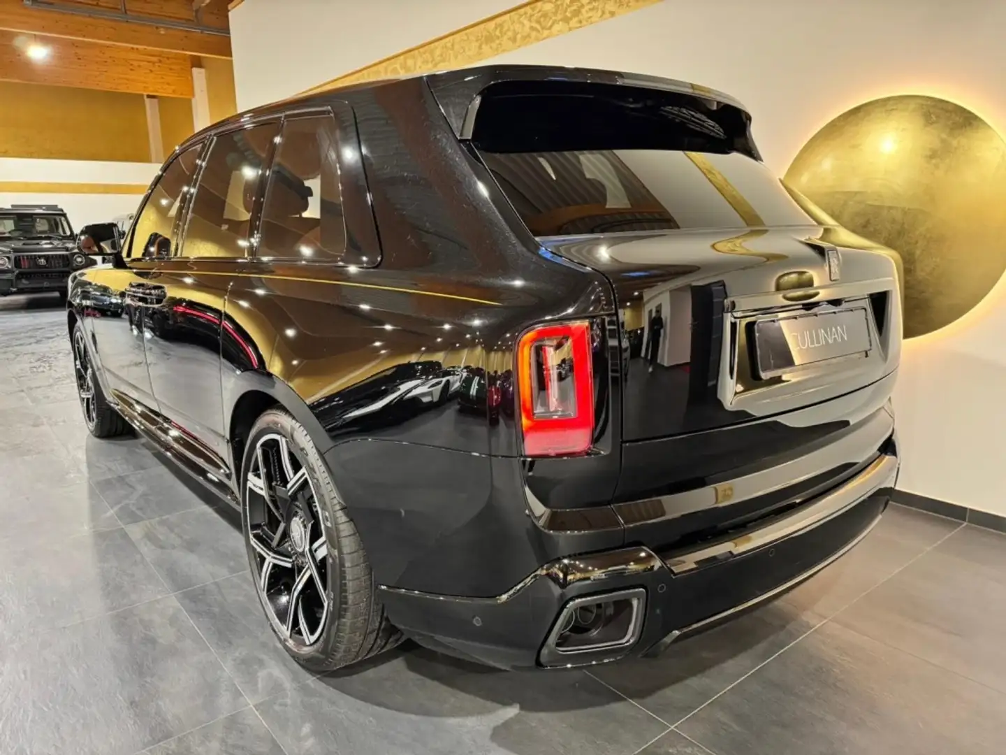 Rolls-Royce Cullinan - 2