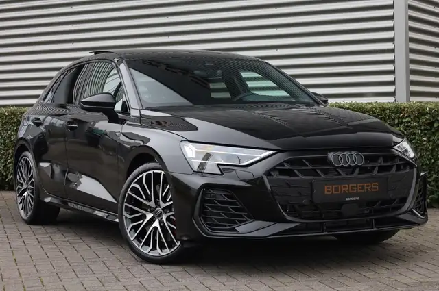 Audi S3 Sportback Sonos l Akraprovic l Rode Stiksel l Pano