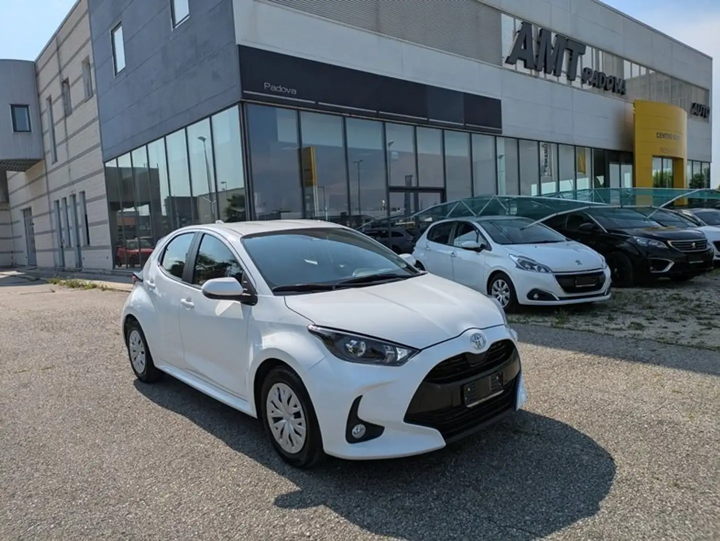 Toyota Yaris 1.0 PROMO BLACK FRIDAY Blanc - 1