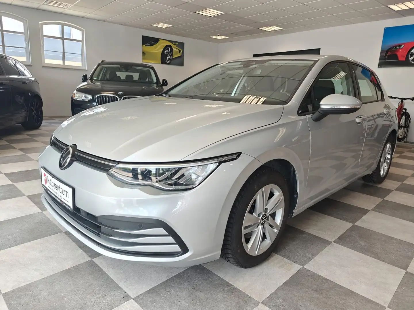 Volkswagen Golf VIII Lim. Life eTSI* Mild-Hybrid * Zilver - 1