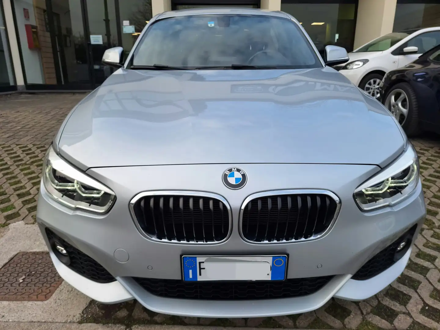 BMW 116 116d Msport 5p Gris - 2