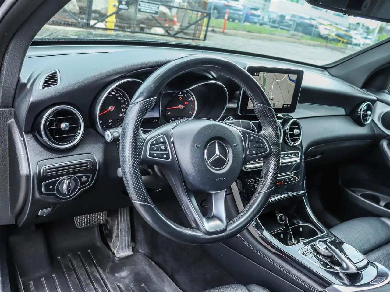 Mercedes-Benz GLC снимка Mercedes-Benz GLC