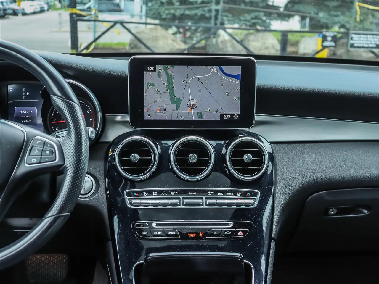 Mercedes-Benz GLC снимка Mercedes-Benz GLC
