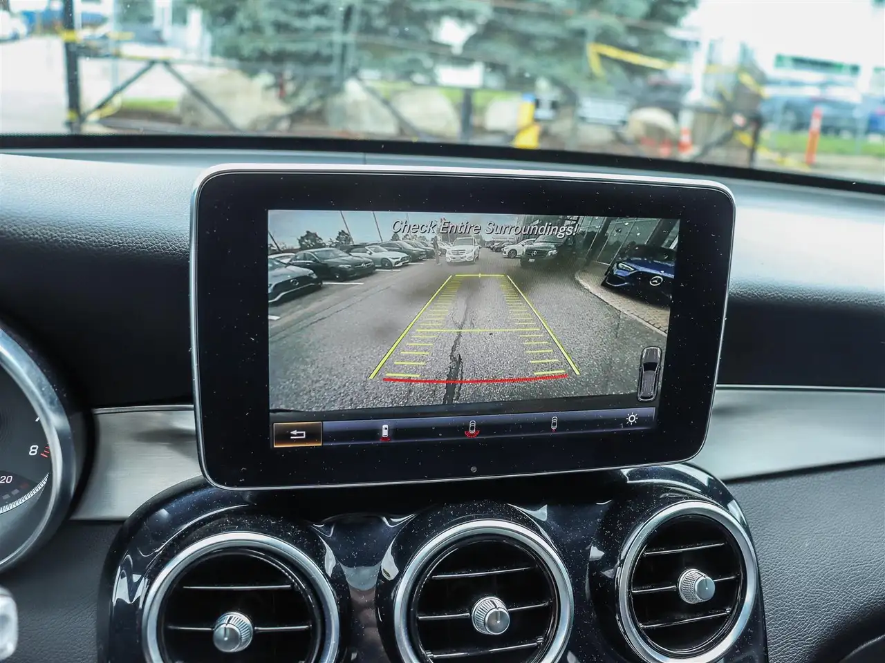 Mercedes-Benz GLC снимка Mercedes-Benz GLC