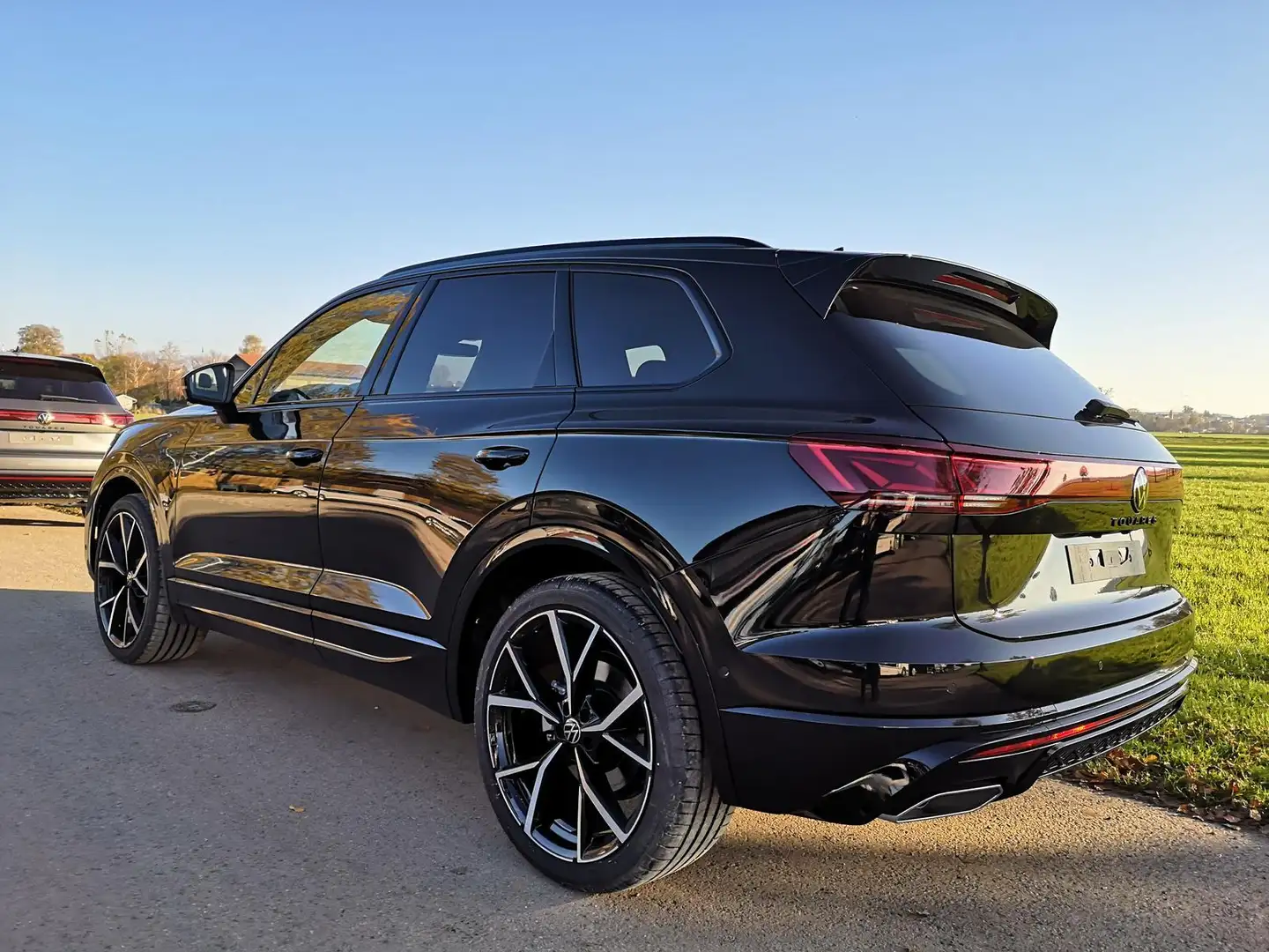 Volkswagen Touareg 3.0 TDI 210 kW 4Motion R-Line V6 UPE 113.880 € ... Schwarz - 2