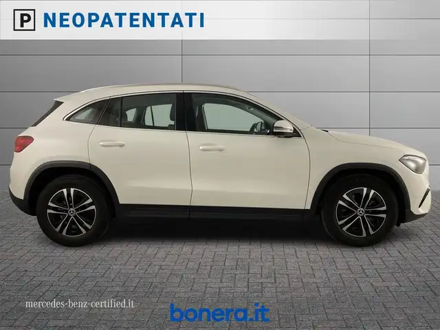 Mercedes-Benz Gla view 6