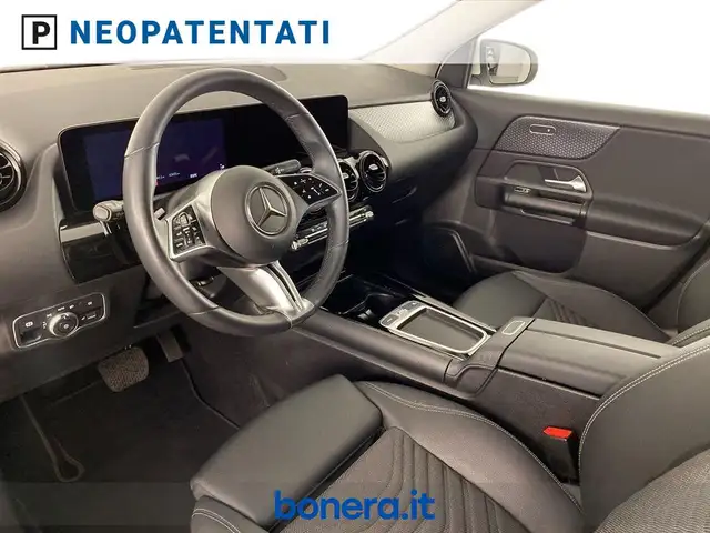 Mercedes-Benz Gla view 10
