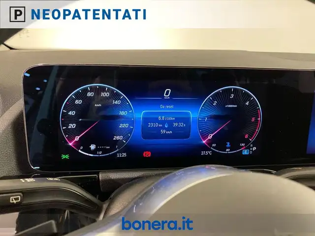 Mercedes-Benz Gla view 14