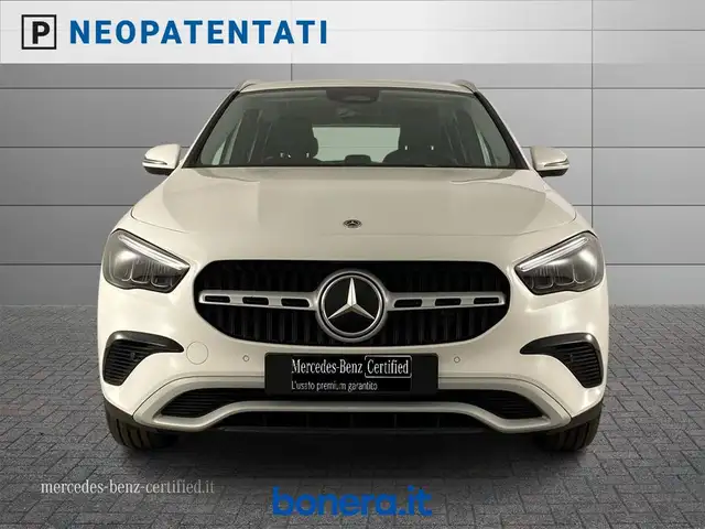 Mercedes-Benz Gla view 4