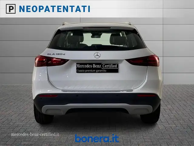 Mercedes-Benz Gla view 5
