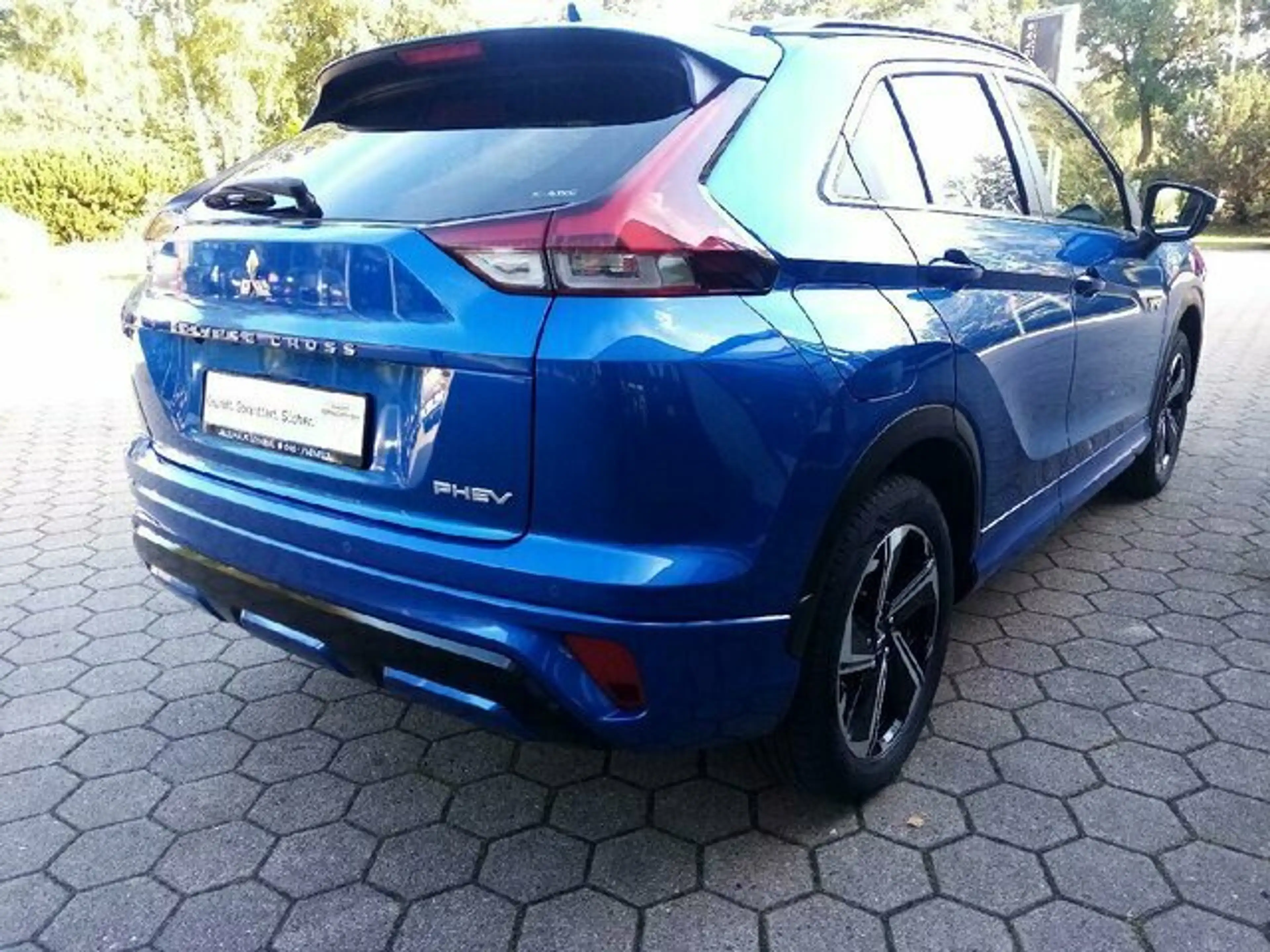 Mitsubishi Eclipse Cross Plus Select Hybrid 4WD — photo 3