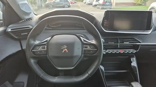 Peugeot 208 view 14