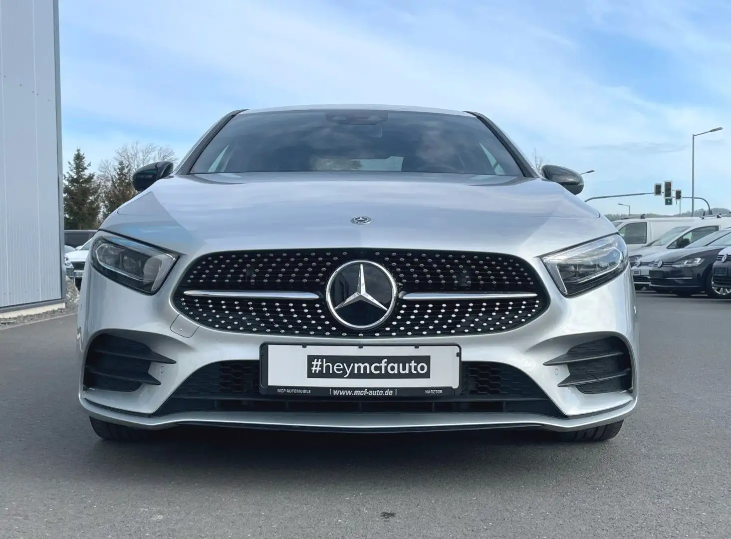 Mercedes-Benz A 250 Limo 4M AMG Line *Multibeam*Night*19Zoll Silber - 2