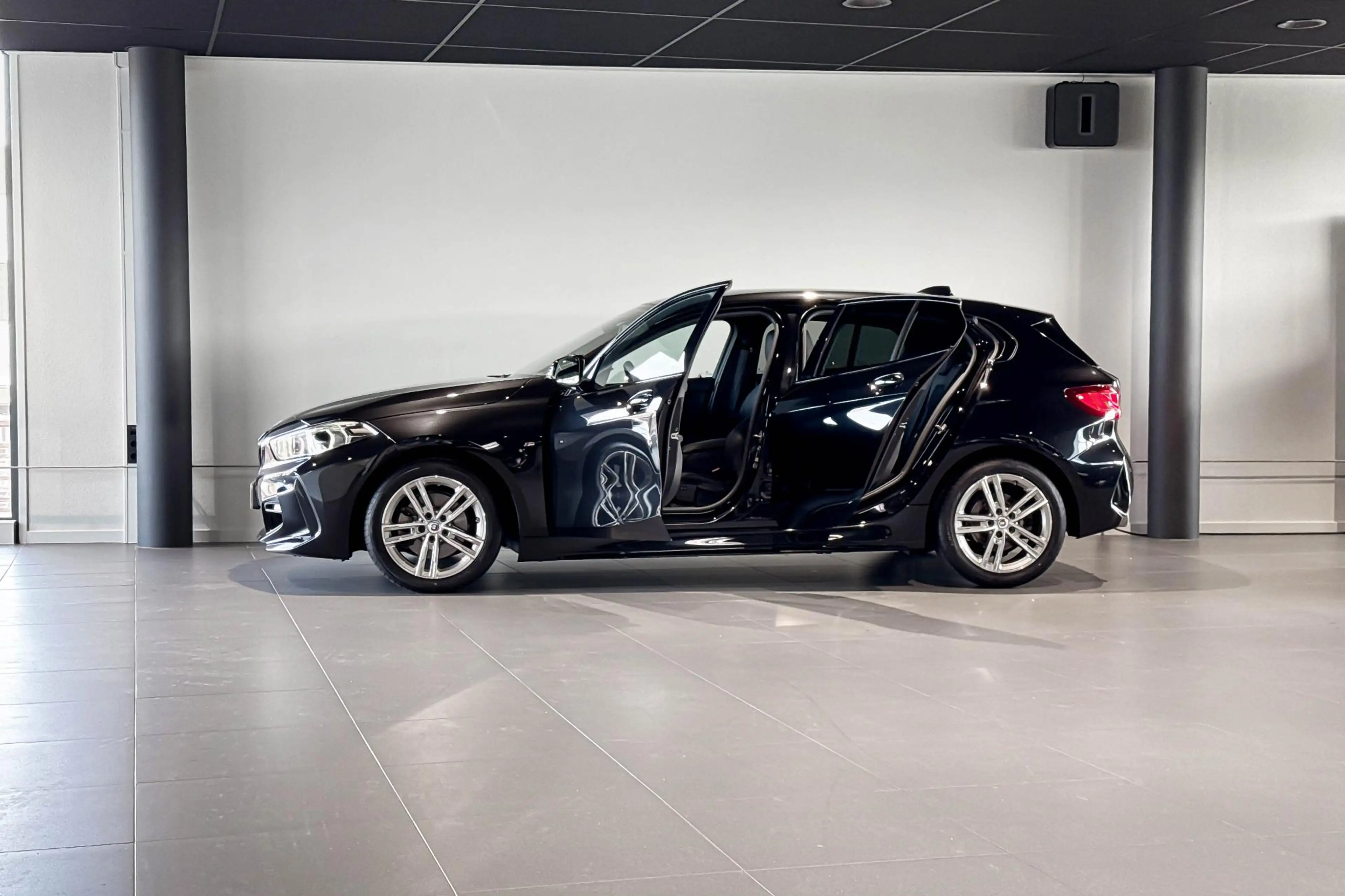 BMW 118 1 Serie 118i Business Edition | M Sport | Carplay — photo 3