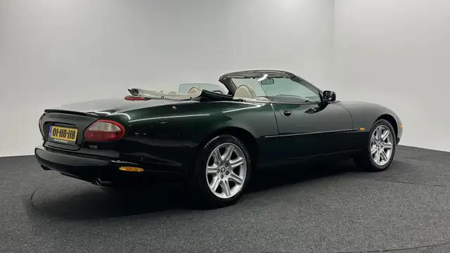 Jaguar XK8 view 5
