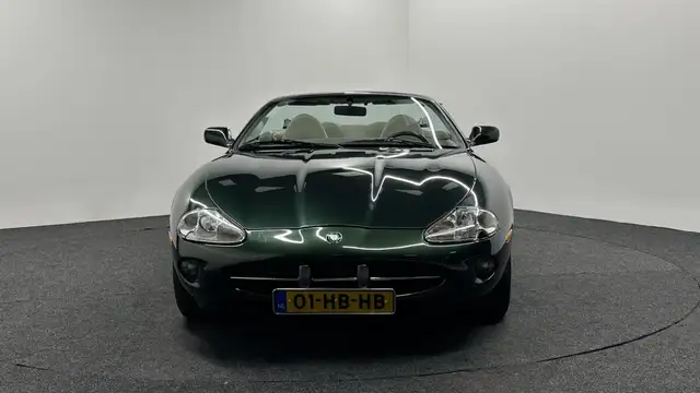 Jaguar XK8 view 6
