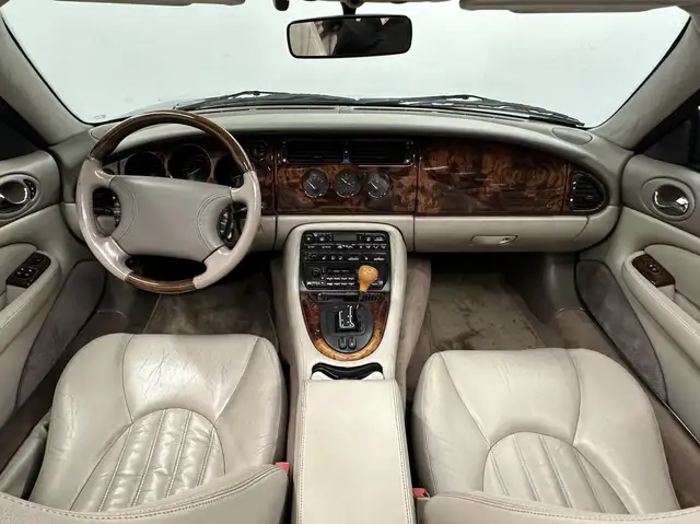 Jaguar XK8 view 2