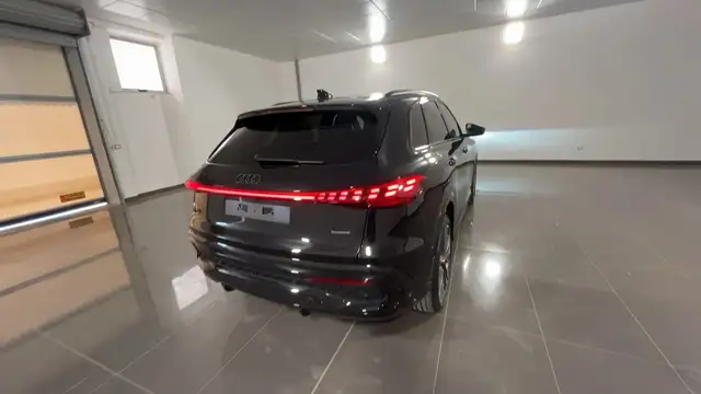 Audi Q5 view 4