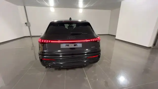 Audi Q5 view 5