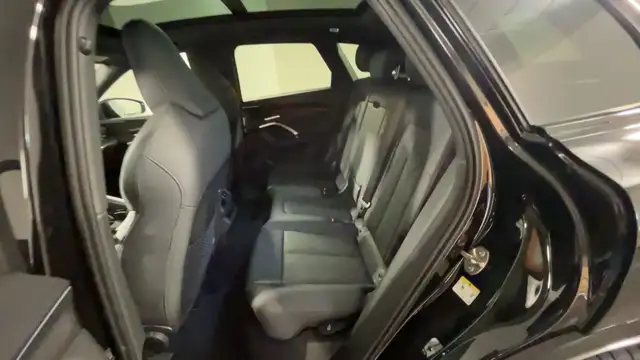 Audi Q5 view 10