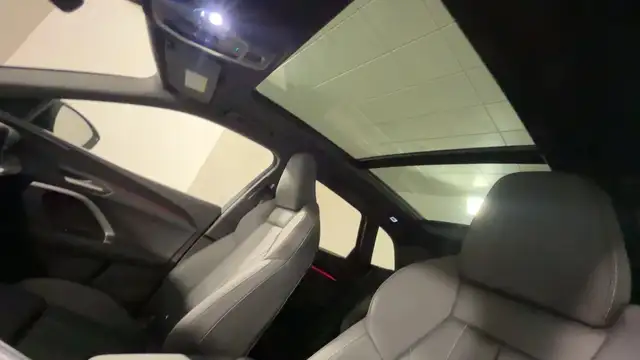 Audi Q5 view 9