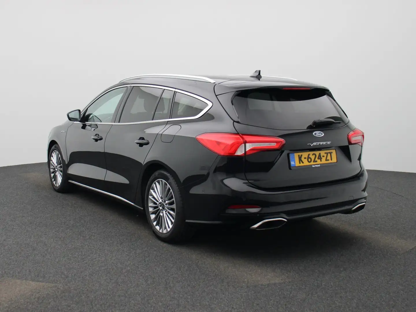 Ford Focus Wagon 1.5 EcoBoost Vignale Aut. | Winterpack | Led Schwarz - 2