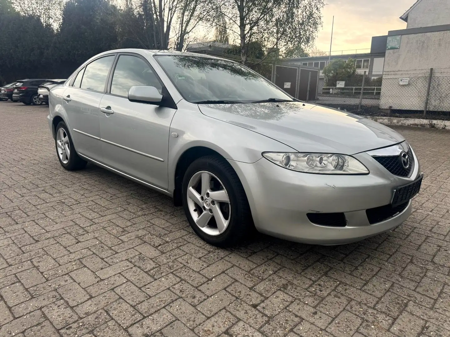 Mazda 6 Lim. 2.0 Comfort "NEU TÜV, 2.HAND,AHK" Silber - 2