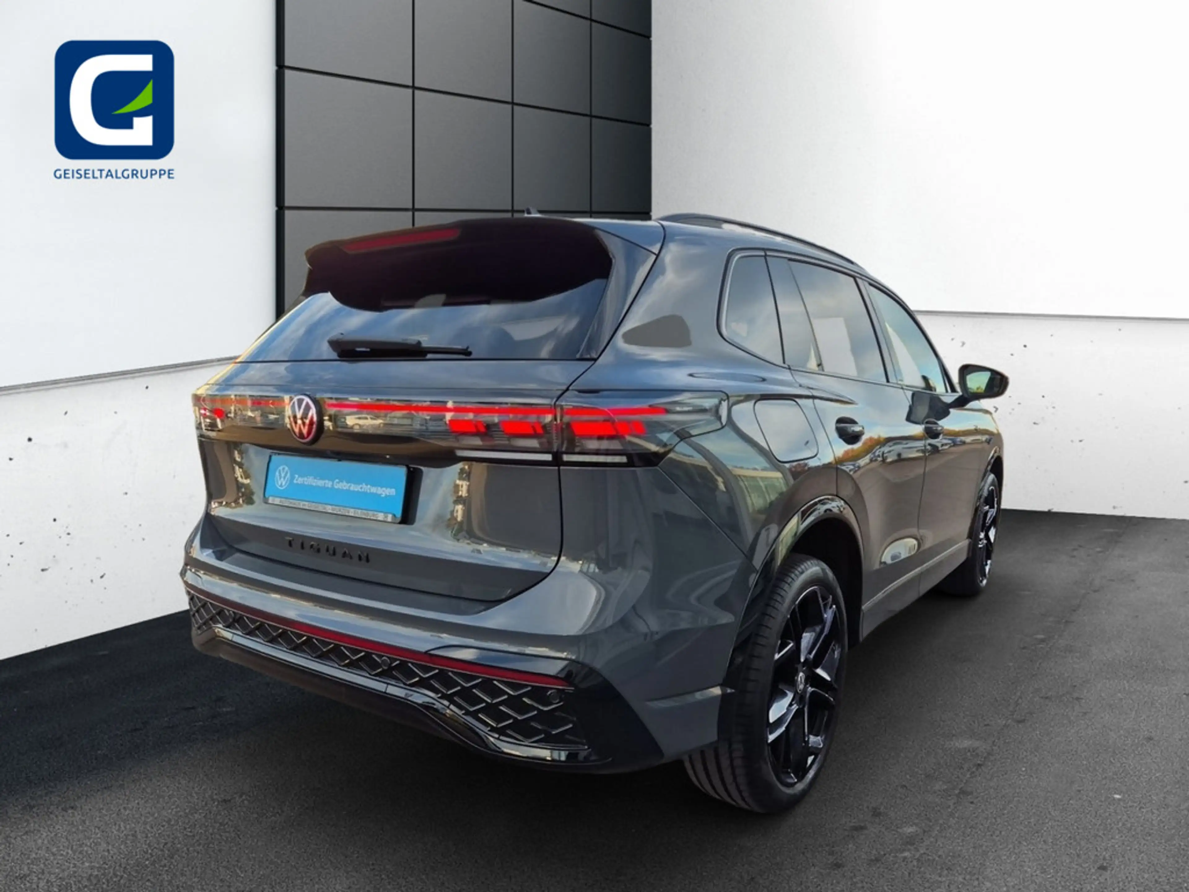 Volkswagen Tiguan 2.0 TDI 4Motion R-Line *DSG*MATRIX*AHK*STANDH*EASY OPEN*HAREASY — photo 4