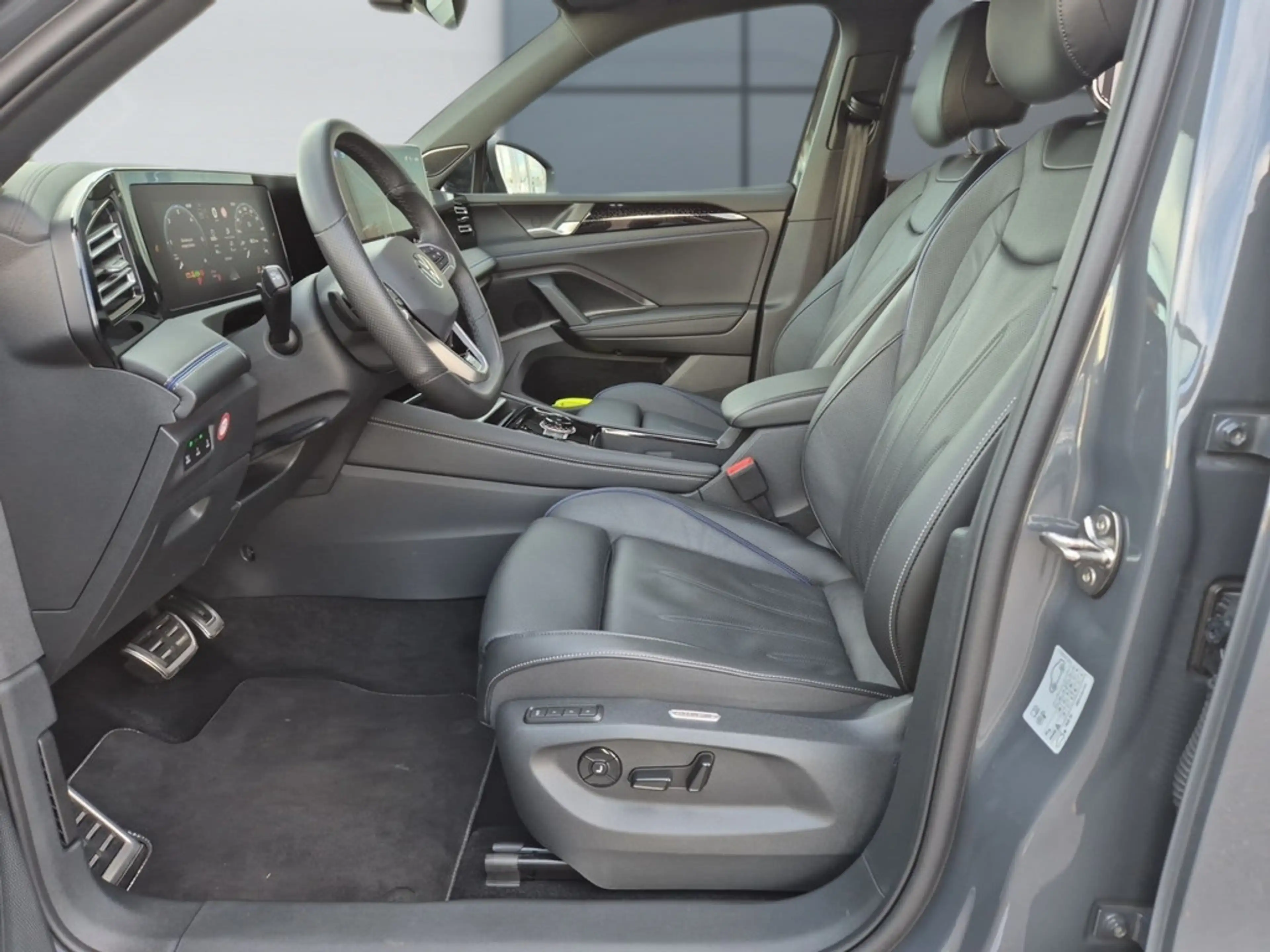 Volkswagen Tiguan 2.0 TDI 4Motion R-Line *DSG*MATRIX*AHK*STANDH*EASY OPEN*HAREASY — photo 8
