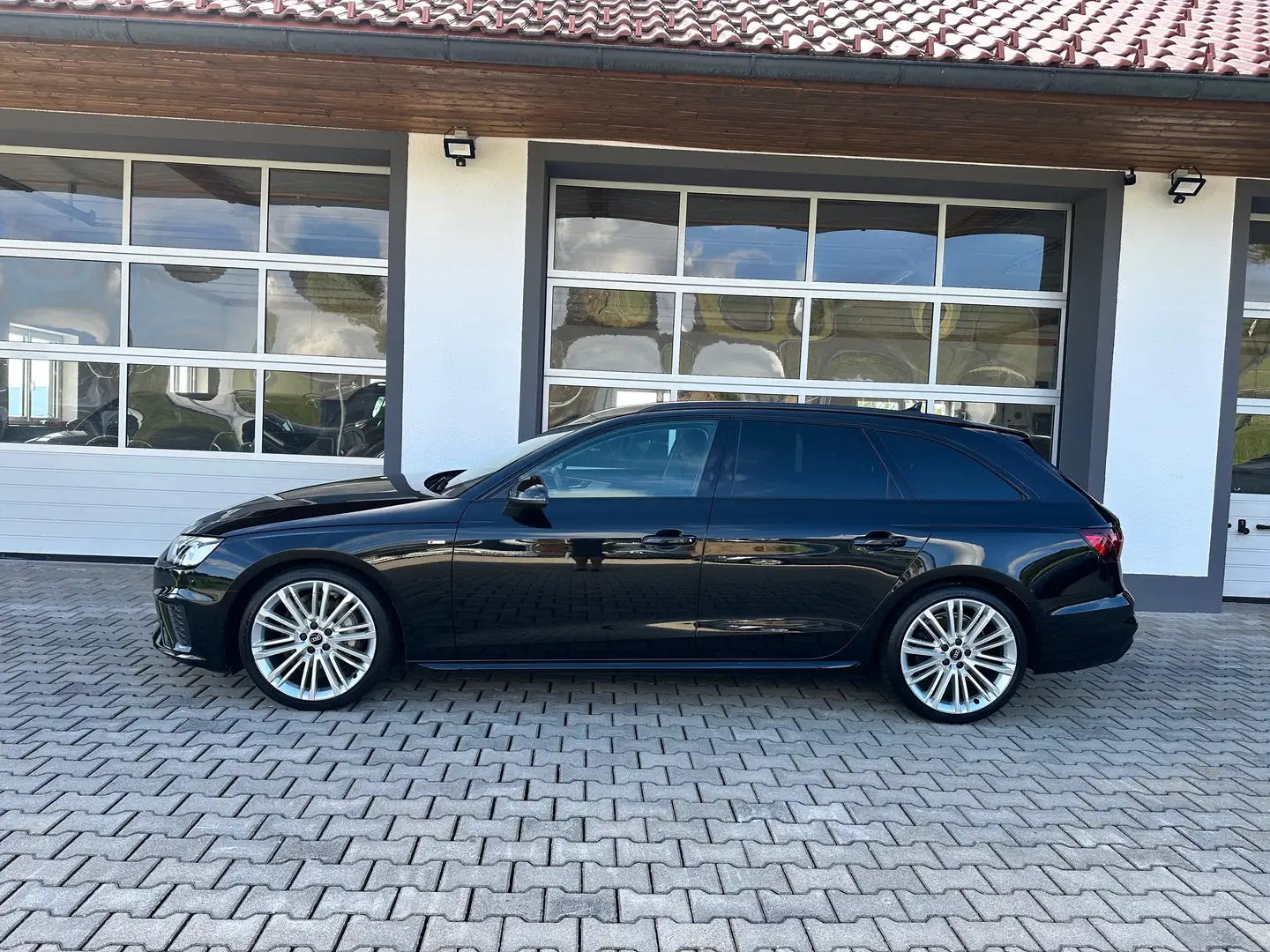 Audi A4 40 TDI quattro S-tronic S-line *AHV*RFK*LED*APP* Schwarz - 2