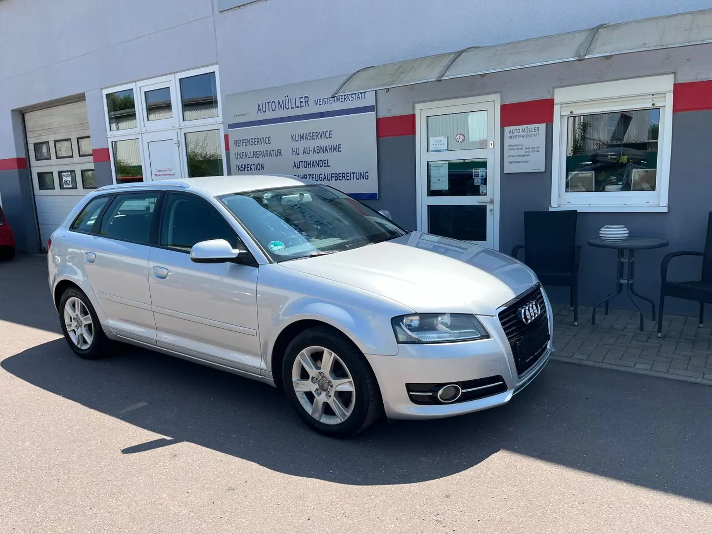 Audi A3 Sportback 1.2 TFSI Attraction Silber - 1