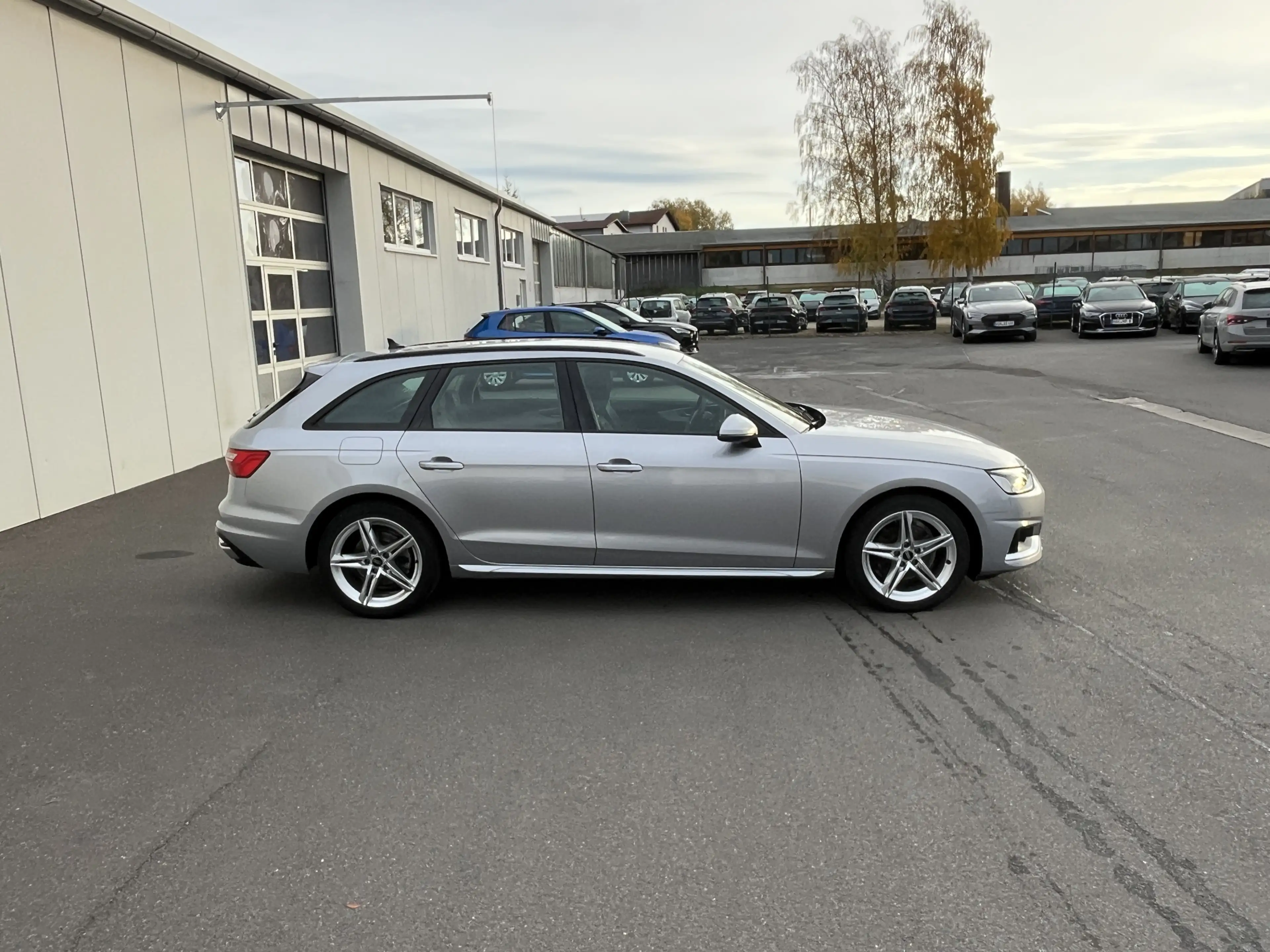 Audi A4 Avant 35 2.0 TDI S tronic advanced 144€ m.20% An — photo 6