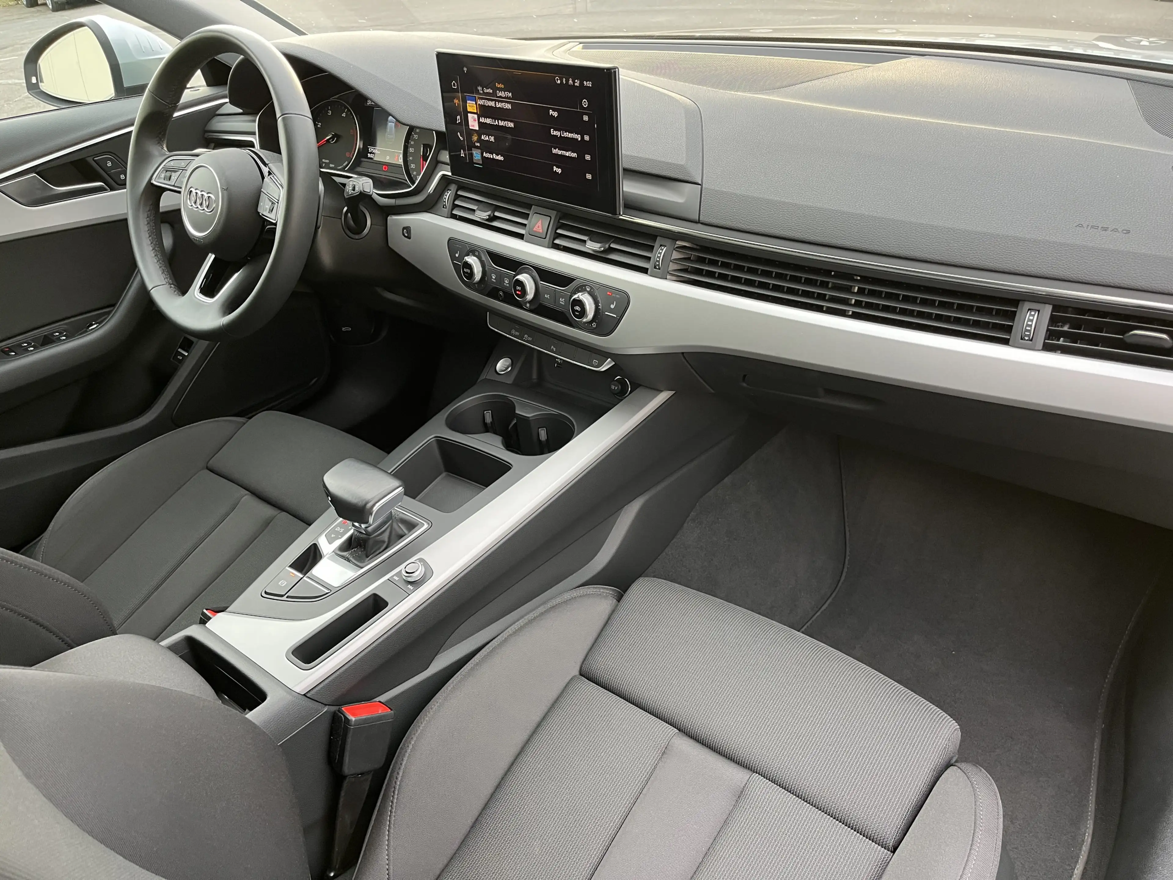 Audi A4 Avant 35 2.0 TDI S tronic advanced 144€ m.20% An — photo 14