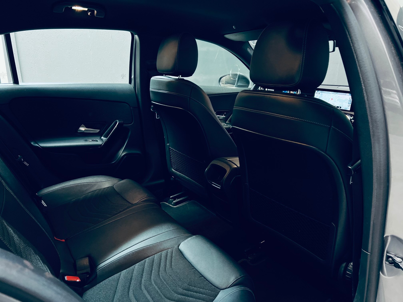 Mercedes-Benz A 180 i **CLIMATISATION**CARPLAY**CARNET COMPLET** — photo 10