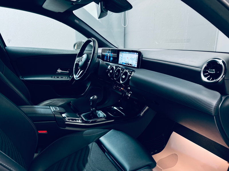Mercedes-Benz A 180 i **CLIMATISATION**CARPLAY**CARNET COMPLET** — photo 8