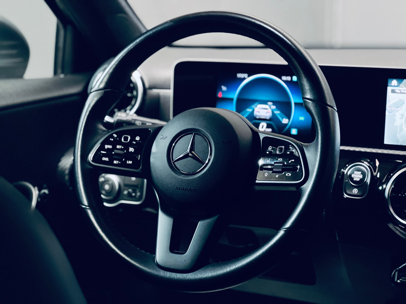 Mercedes-Benz A 180 i **CLIMATISATION**CARPLAY**CARNET COMPLET** — photo 12
